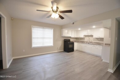 Kitchen and breakfast area