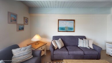 465-Bayside-Terrace-Living-Room(1)