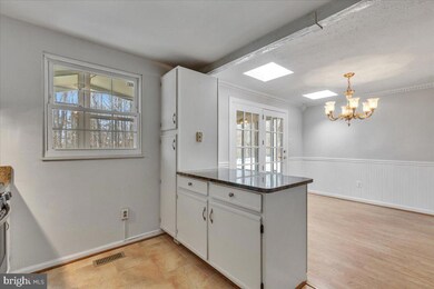 5922 Peregrine Dr, Burke, VA 22015 - photo 7