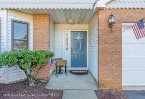 30 Hansom Ln, Marlboro, NJ 07746 - photo 2