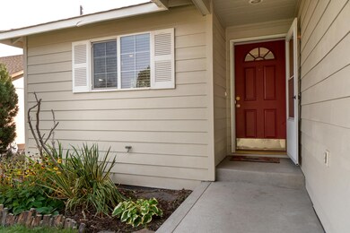 2106 SW 35th Place, Redmond, OR 97756 - photo 3