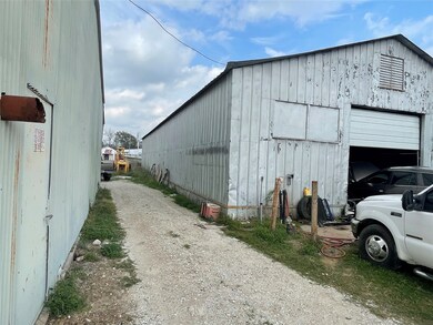 2922 Washington St, Waller, TX 77484 - photo 3