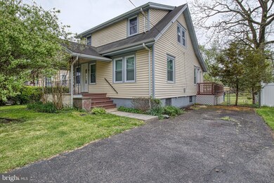 110 Wyckoff Mills Rd, Hightstown, NJ 08520 - photo 2