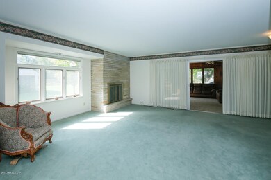 611 Linden-105