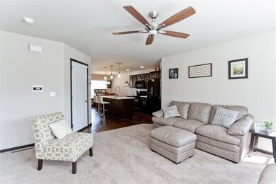 211 10th Ave SW, Cedar Rapids, IA 52404 - photo 7