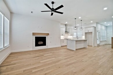 510 W Persimmon St, Rogers, AR 72756 - photo 4