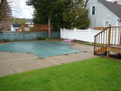 31 Tulip St, Schenectady, NY 12306 - photo 4