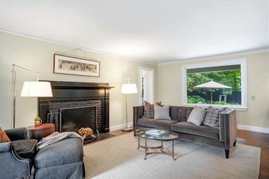 6 Spruce Park, Wellesley Hills, MA 02481 - photo 4