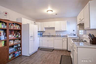 2219 11th St, Sparks, NV 89431 - photo 6