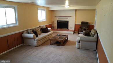 9219 Rolling View Dr, Lanham, MD 20706 - photo 7