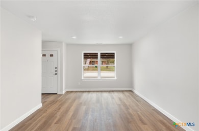 909 S Martin Luther King jr Ln unit A, Temple, TX 76501 - photo 4