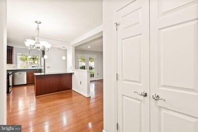 4089 S Four Mile Run Dr unit 201, Arlington, VA 22204 - photo 6