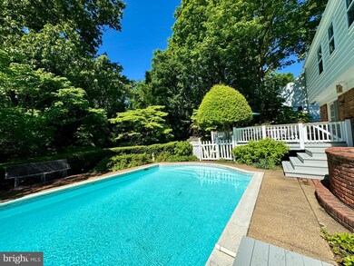 8804 Fox Hills Trail, Potomac, MD 20854 - photo 2