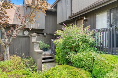 154 Westgate Dr, Edison, NJ 08820 - photo 3