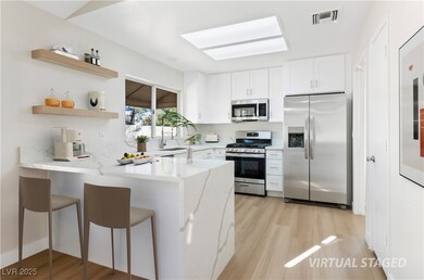 QUARTZ WATERFALL & ISLAND BAR
