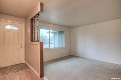 2112 Maplewood Dr S, Salem, OR 97306 - photo 5