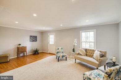 2933 Waterford Ct, Vienna, VA 22181 - photo 5