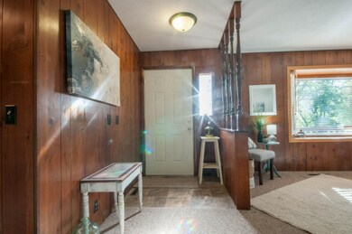 4 Foyer