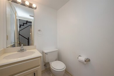 8918 Inwood Dr N, Houston, TX 77088 - photo 7