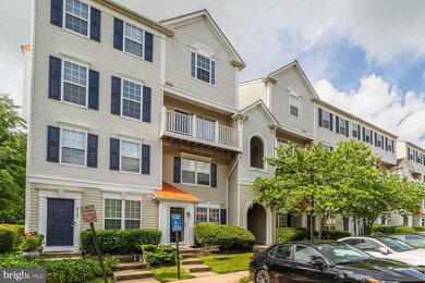 8165 Halley Ct unit 302, Lorton, VA 22079 - photo 2