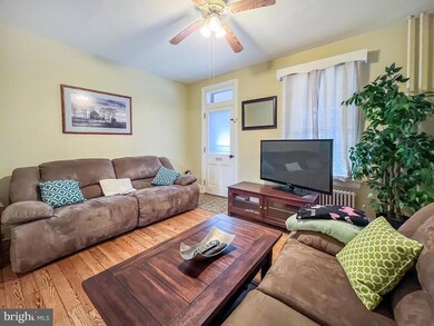 616 W Walnut St unit LEFT, Perkasie, PA 18944 - photo 4