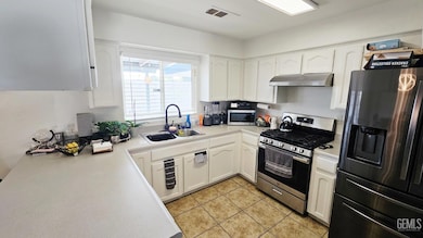 718 Florito Way, Delano, CA 93215 - photo 5