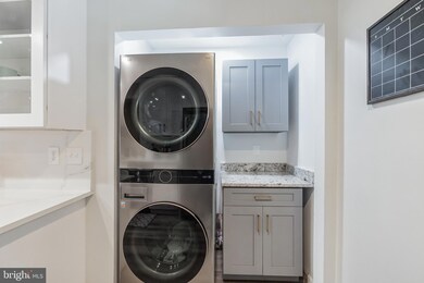 5834 Wyndham Cir unit 303F, Columbia, MD 21044 - photo 5