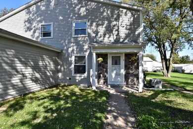 1393 S Glen Cir unit D, Aurora, IL 60506 - photo 3