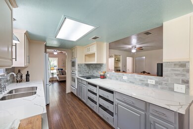 15515 Kitty Hawk Dr, Waller, TX 77484 - photo 5