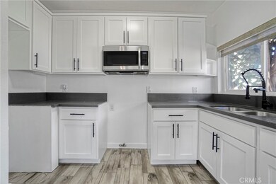 919 919 1/2 W 49th, Los Angeles, CA 90037 - photo 4