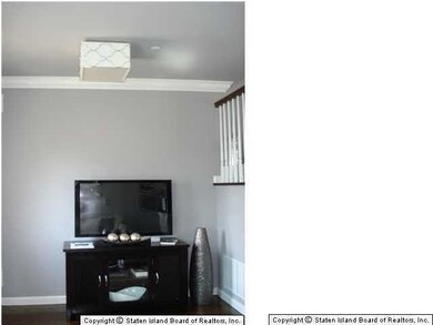 137 Roswell Ave, Staten Island, NY 10314 - photo 7