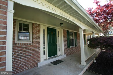 13409 Poplar Woods Ct, Chantilly, VA 20151 - photo 2