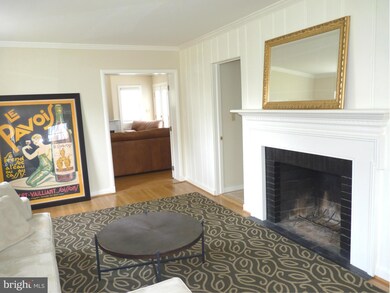 9001 Clifford Ave, Chevy Chase, MD 20815 - photo 7