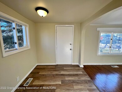 3826 Lowcroft Ave, Lansing, MI 48910 - photo 5