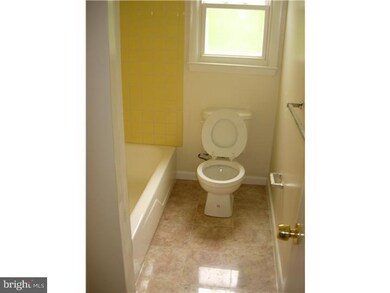 709 Willow St unit 2B, Lansdale, PA 19446 - photo 6