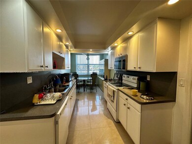Oxford Towers unit 201, Hollywood, FL 33019 - photo 5