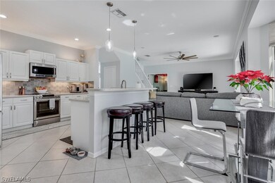 Multiple dining options - seated counter, breakfas
