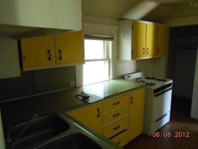 712 N Sycamore St, Lansing, MI 48906 - photo 4