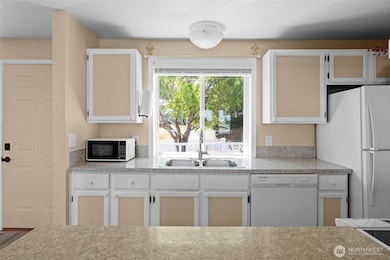 404 NE 4th St, Coupeville, WA 98239 - photo 4