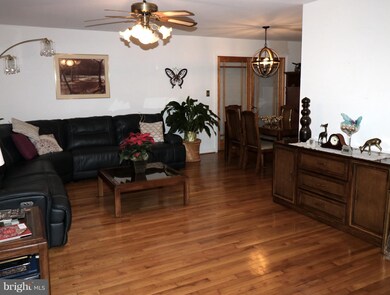 9540 Elvis Ln, Lanham, MD 20706 - photo 6