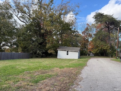 214 E Washington St, Chandler, IN 47610 - photo 4