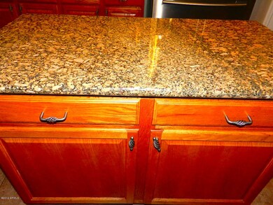 15727 W RImrock-Kitchen Island