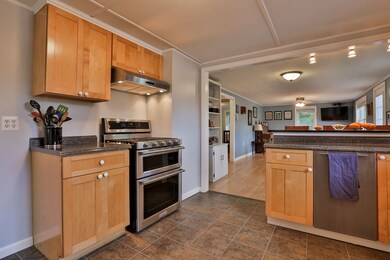 46 E Penacook Rd, Contoocook, NH 03229 - photo 6