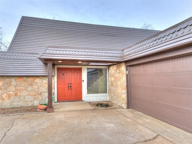 Details with recessed lighting, baseboards, a fire