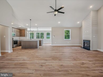 328 Eiderdown Dr, Martinsburg, WV 25404 - photo 7