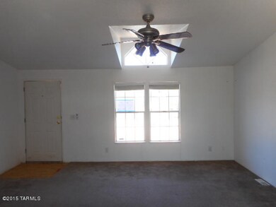 022-187042-LivingRm