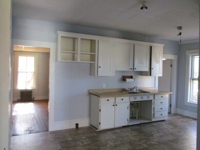 21 Pleasant St, Franklin, NH 03235 - photo 4