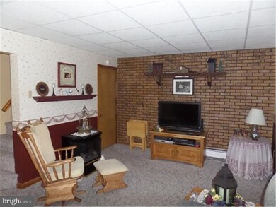 137 E Spring St, Bechtelsville, PA 19505 - photo 4