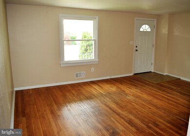 1154 Foxwood Ln, Essex, MD 21221 - photo 3