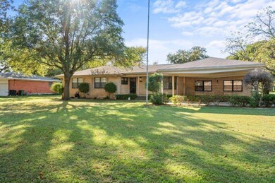 1333 Yates Dr, Hurst, TX 76053 - photo 2